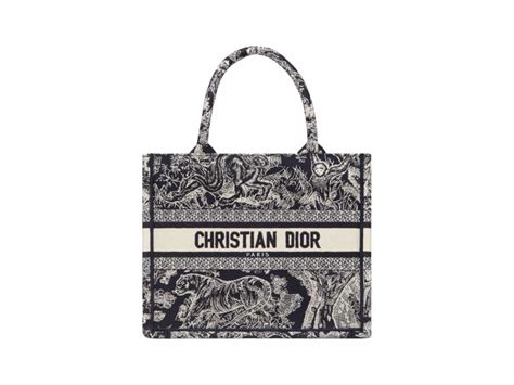 dior book tote tiger|Altro.